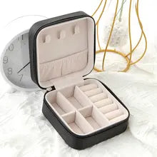 Elegant Portable Jewelry Storage Box – Travel-Friendly Organizer